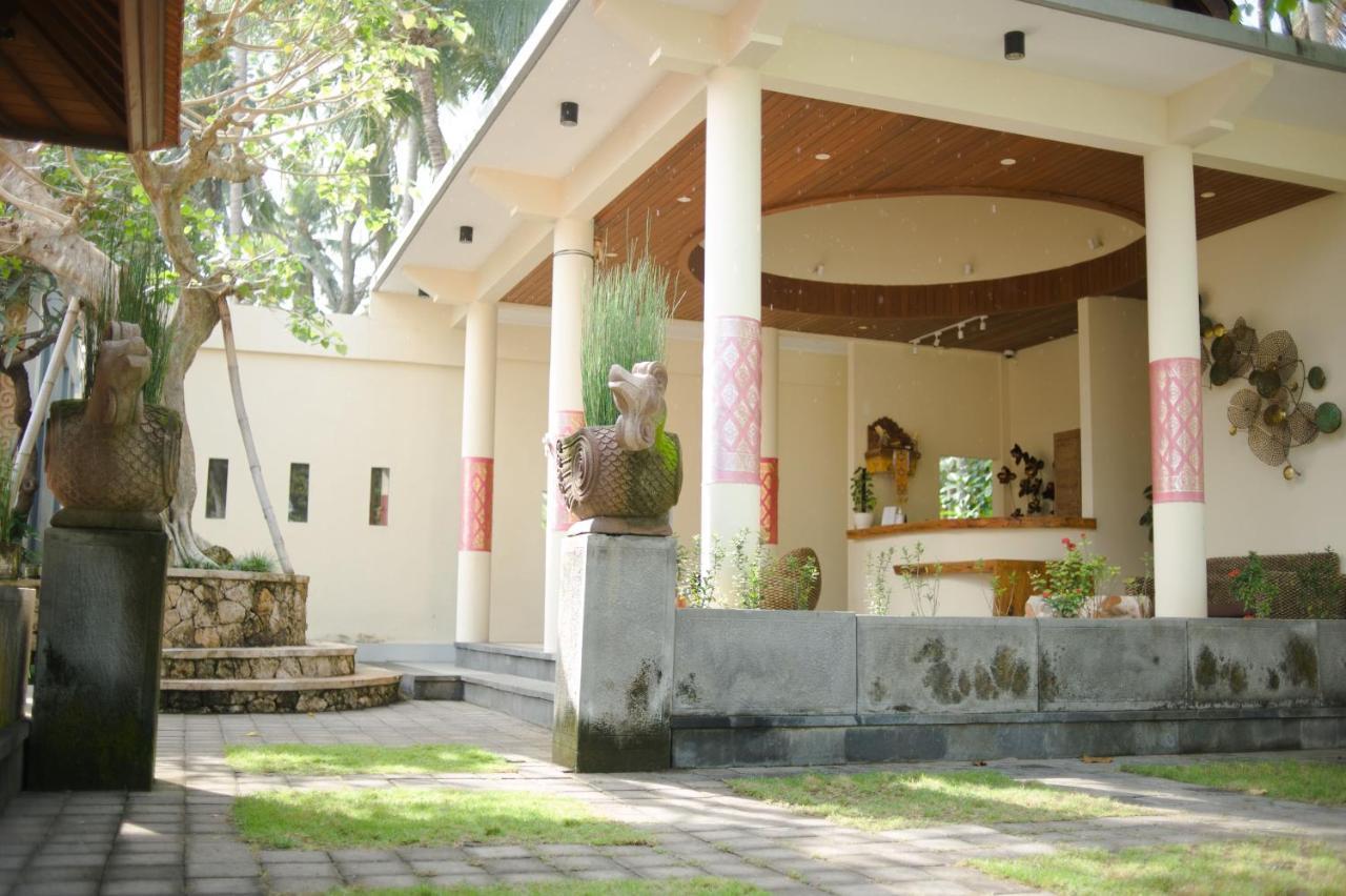 Akatara Hotel Toyapakeh Exterior foto